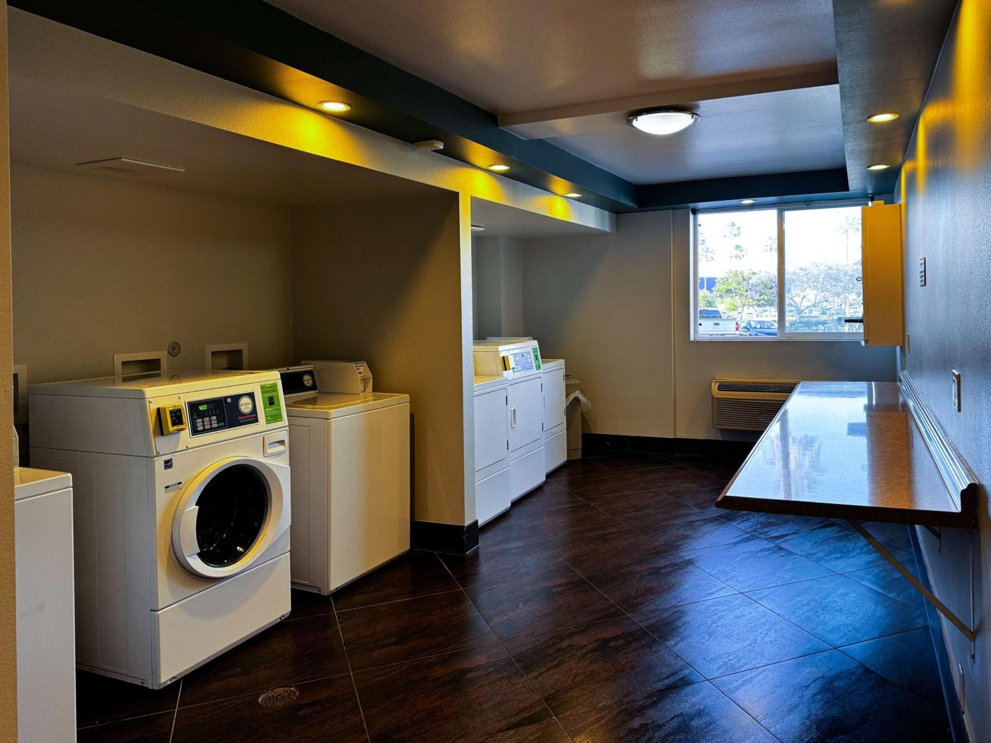 Studio 6 Suites Carson, Ca Extérieur photo